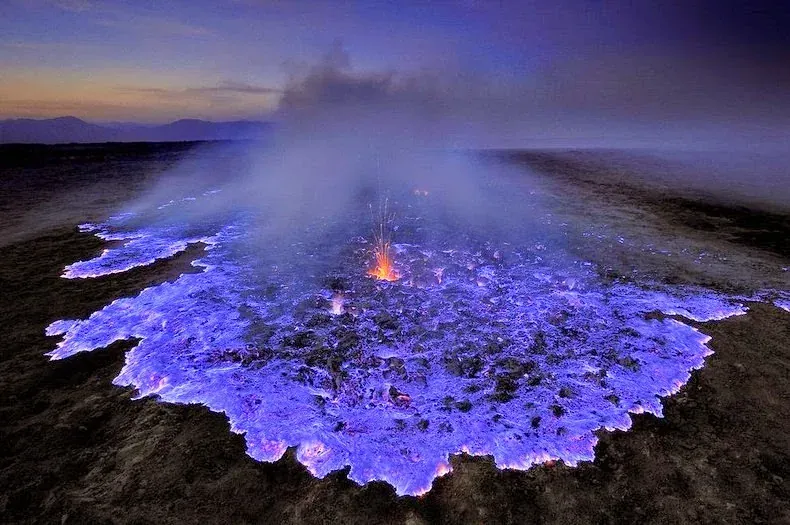 Ada Lahar Gunung Berapi Berwarna Biru?