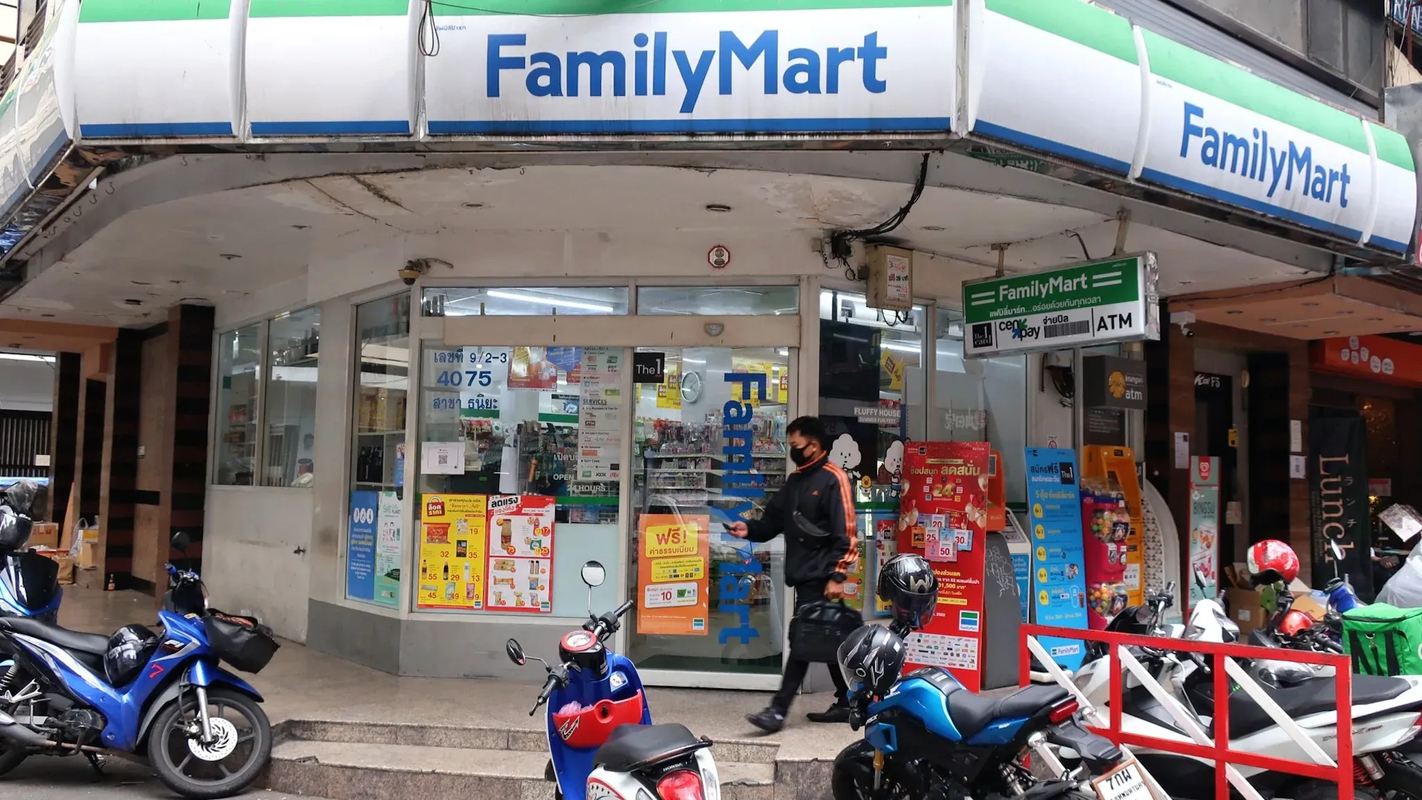 Kenapa Family Mart Lingkup Dekat Thailand?