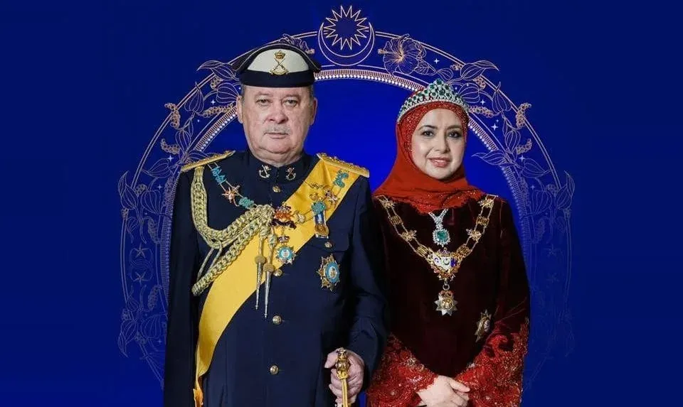 Kenapa Sultan Johor Tak Pakai Tanjak?