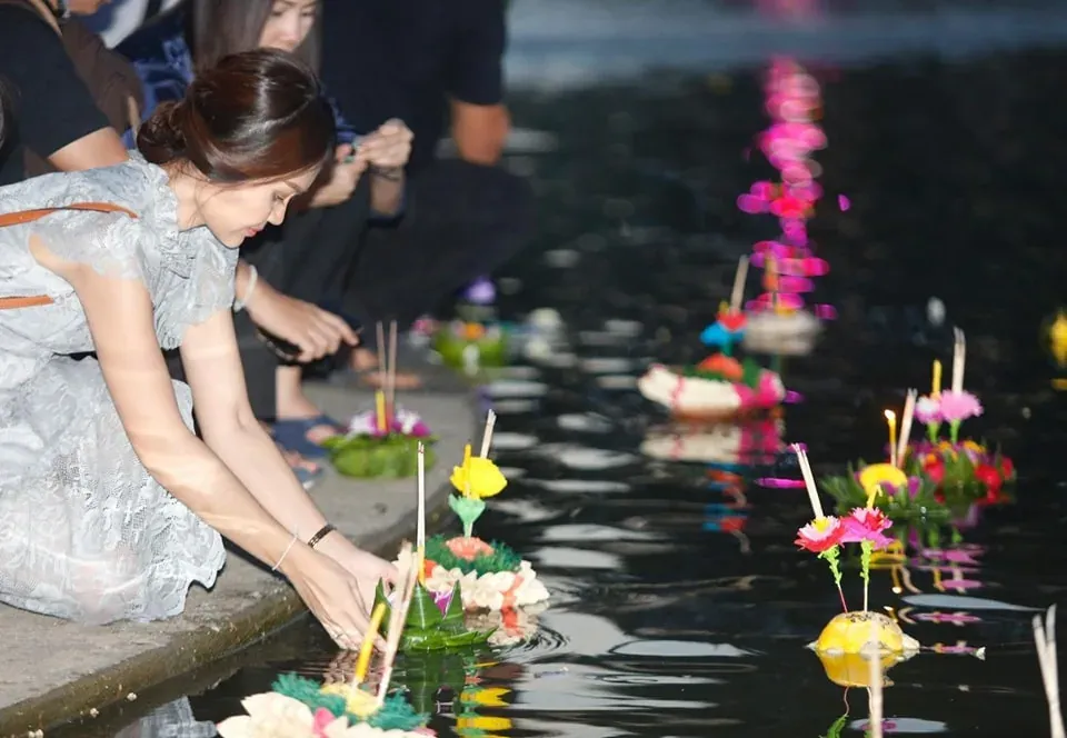 Apa itu Pesta Loy Krathong?