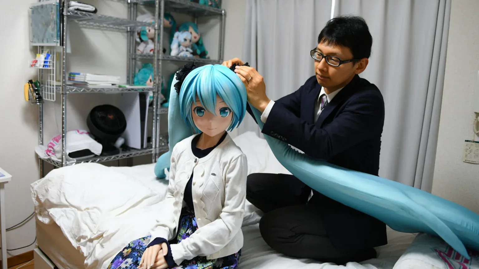 Kenapa Lelaki Di Jepun Berkahwin Dengan Watak Anime?