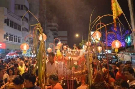 Kenapa Semalam Orang Cina Main Mercun?