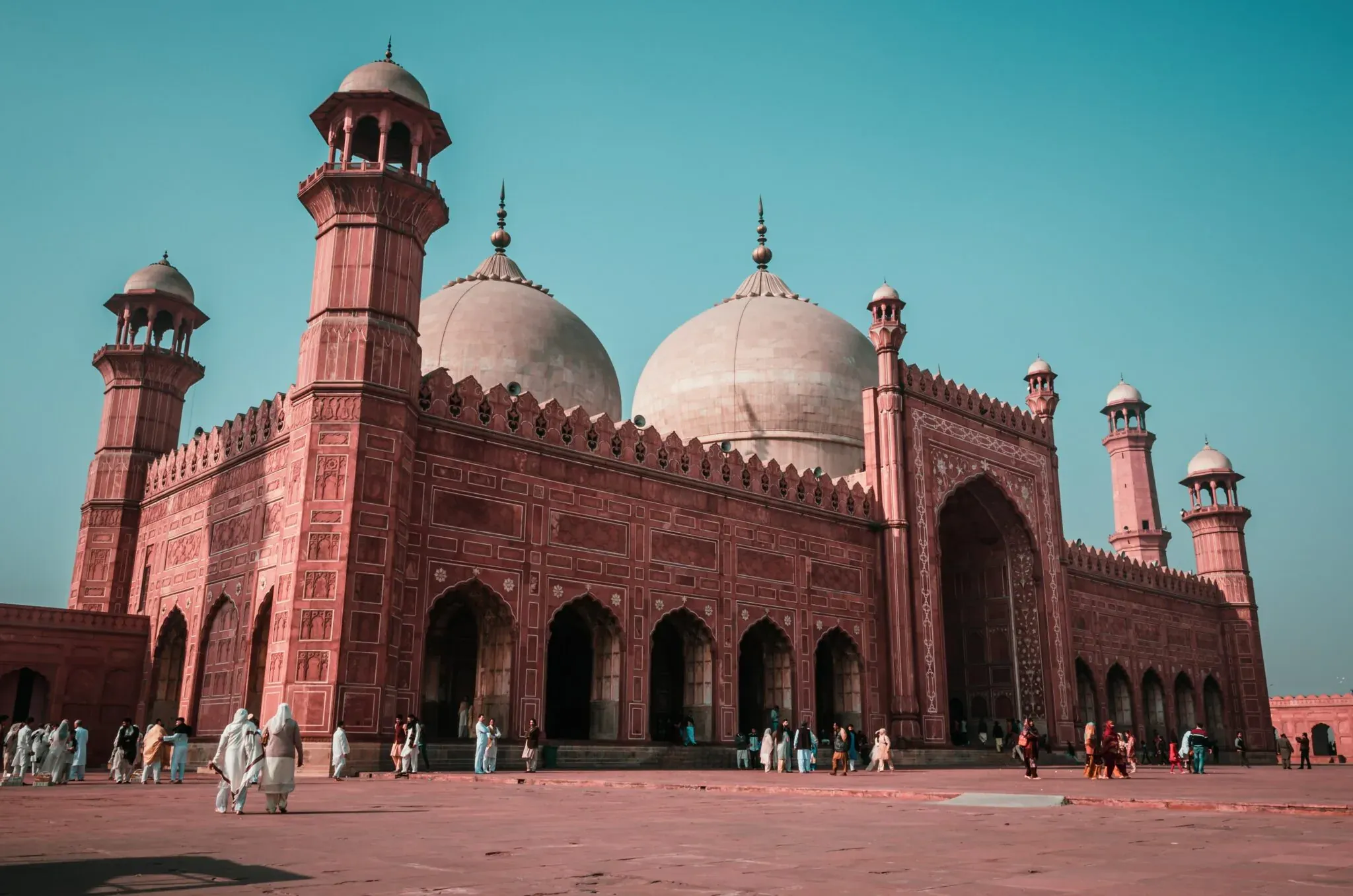 Masjid Badshahi: Senibina Agung Mughal Era Pemerintahan Aurangzeb