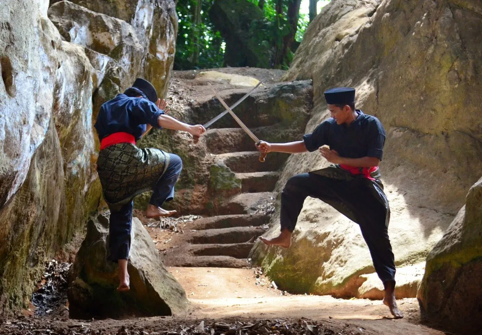 Kenapa Pedang-Pedang Orang Melayu Pendek?