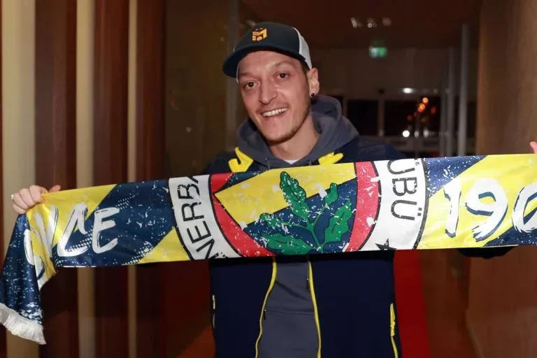 Kronologi Saga Mesut Ozil Tinggalkan Arsenal