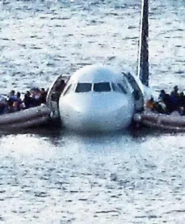 Mengapa Peluang Terselamat Tipis Walau Pesawat Jatuh Ke Dalam Air?