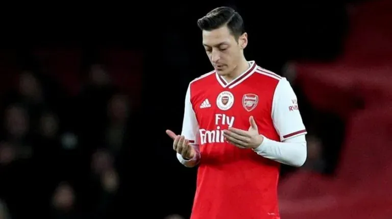 Punca Mesut Özil Diboikot Arsenal