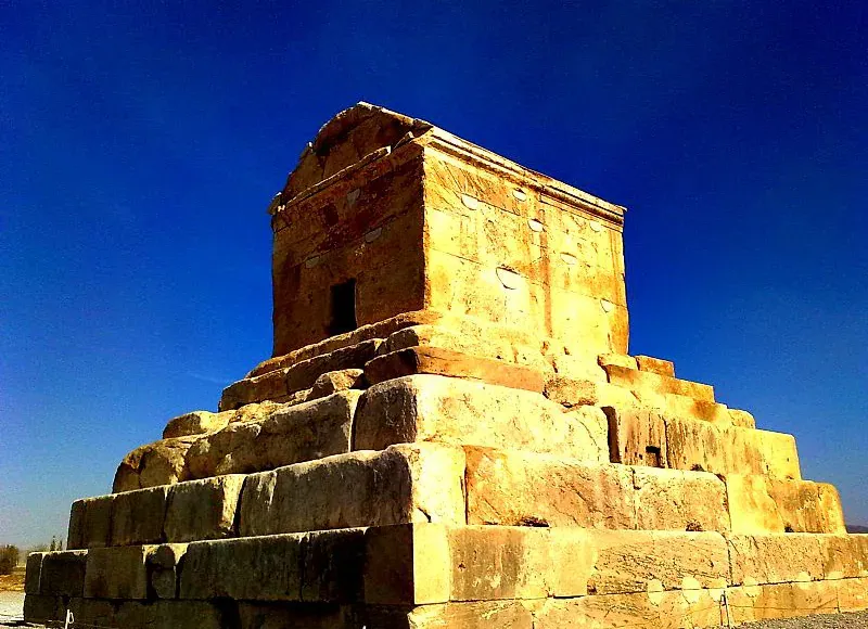 Pasargadae: Kota Terletaknya Makam Bonda Nabi Sulaiman AS?