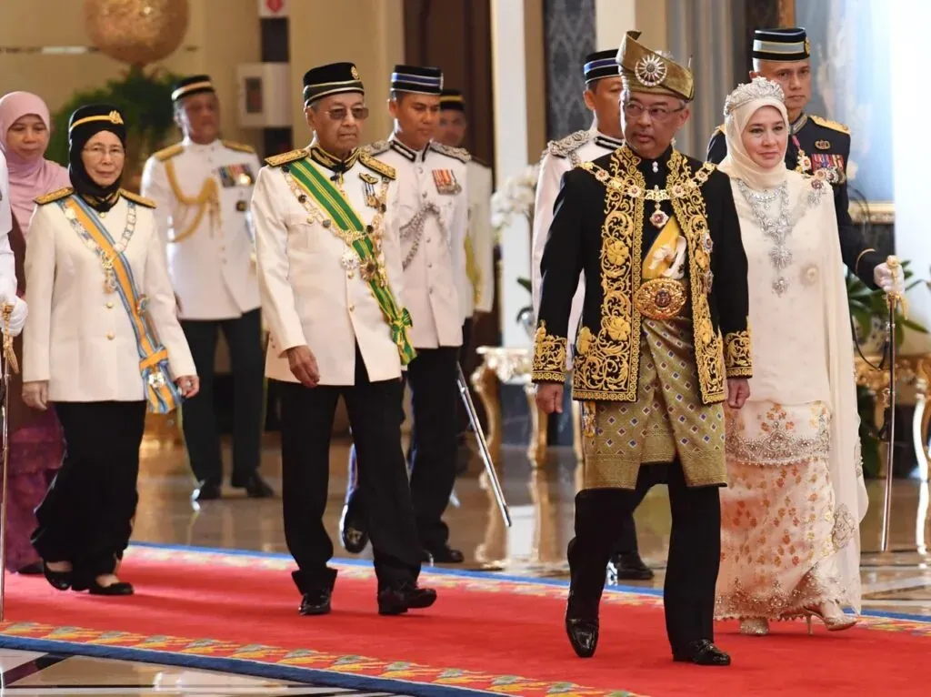 Maksud Dan Kisah Di Sebalik Ungkapan Daulat Tuanku