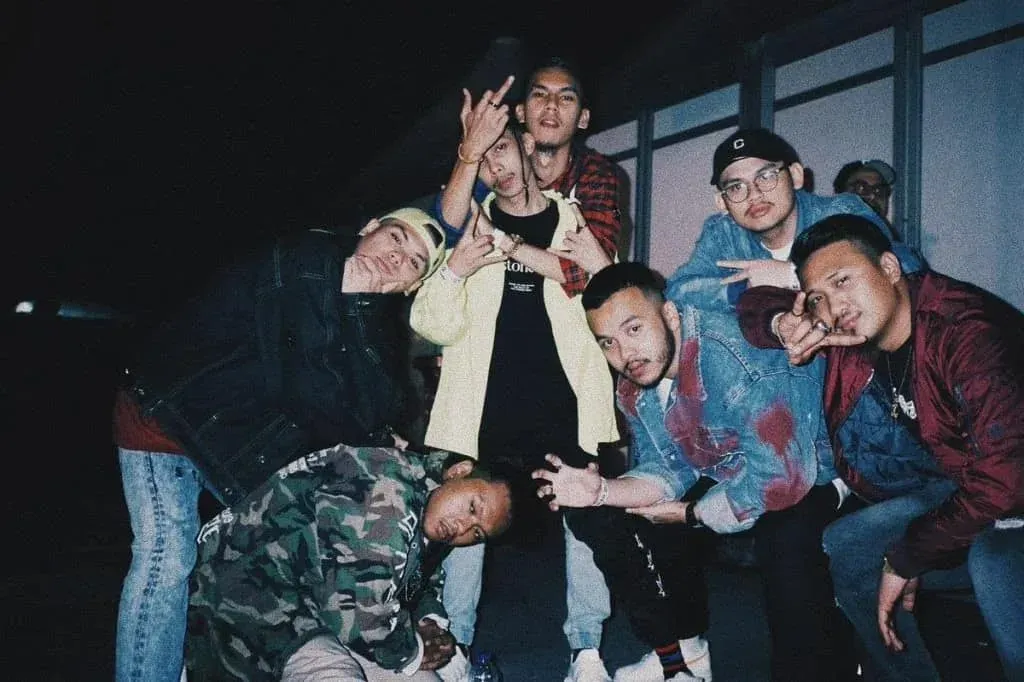 Kenapa Budak-Budak Suka K-Clique?