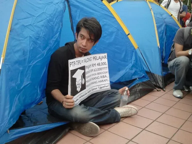 Dilema PTPTN: Ditelan Mati Akal, Diluah Mati Pucuk
