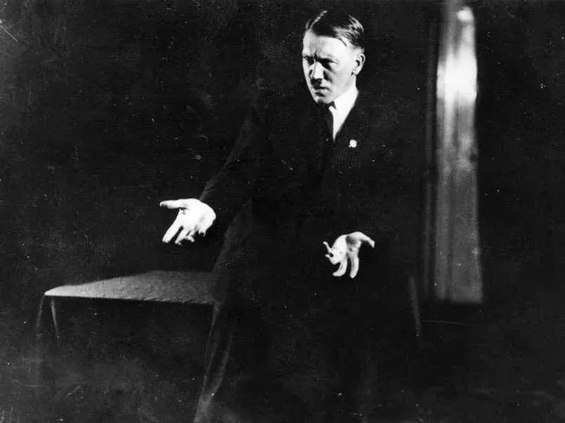 Bakat Luar Biasa Hitler Di Dalam Pengucapan Awam