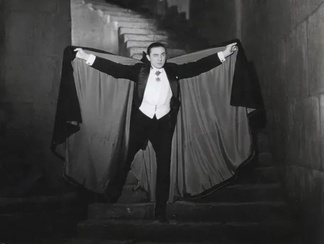Dracula – Karya Bram Stoker Itu Berinspirasikan Vampira Melayu?