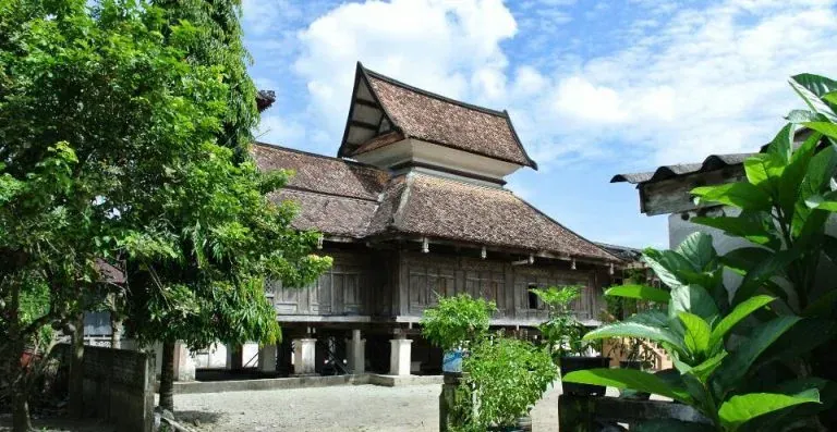 Kepentingan Sejarah Melayu Menurut Ulama Silam