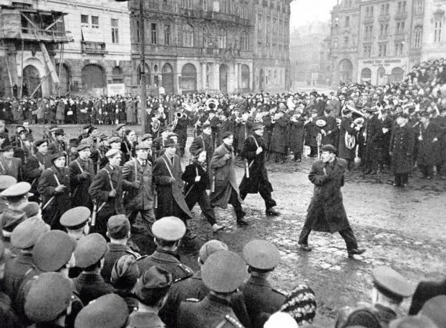 Campur Tangan Kesatuan Soviet dan Rampasan Kuasa Komunis di Czechoslovakia