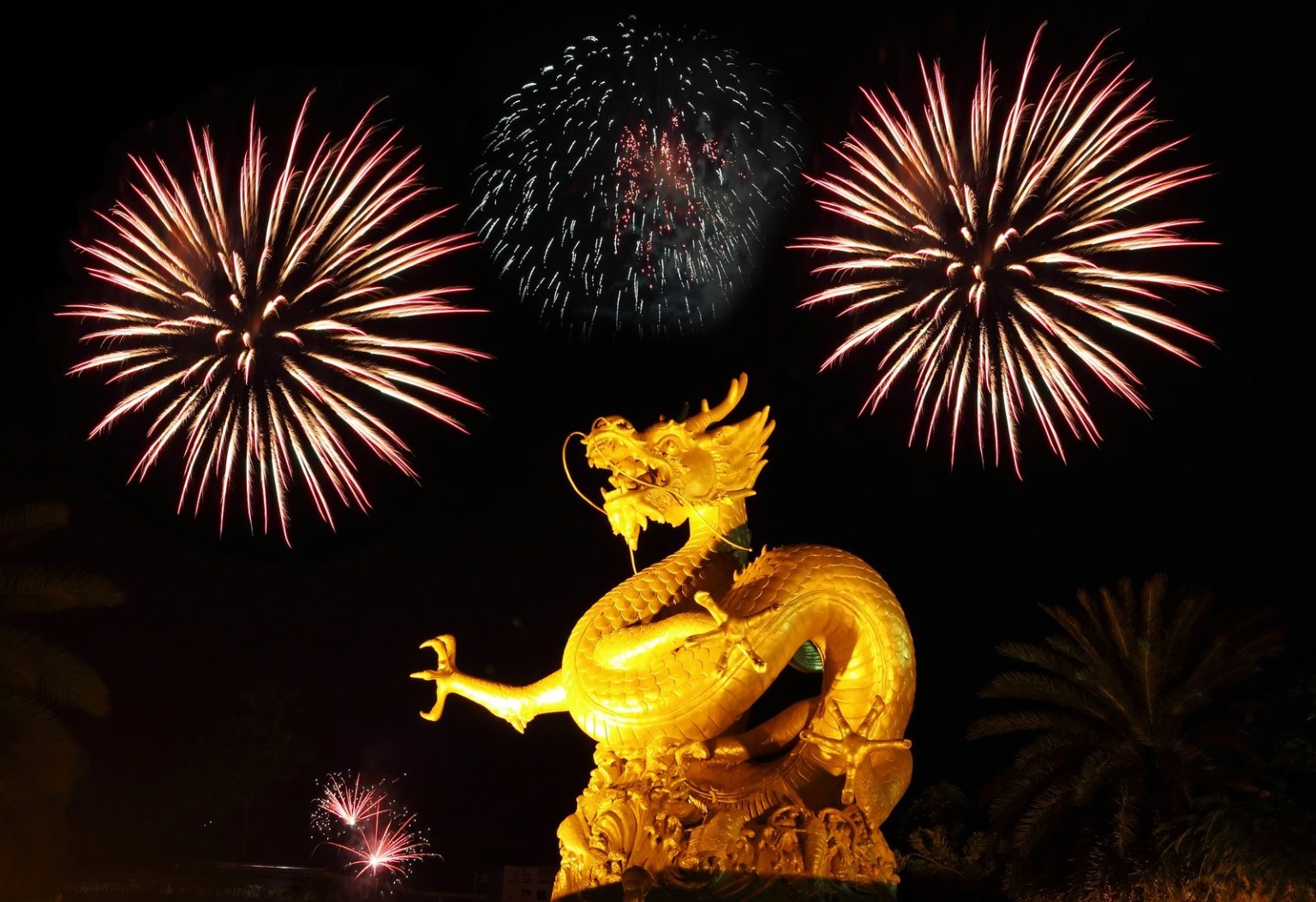 Kenapa Orang Cina Membakar Mercun Pada Waktu Malam Sebelum Tahun Baru?