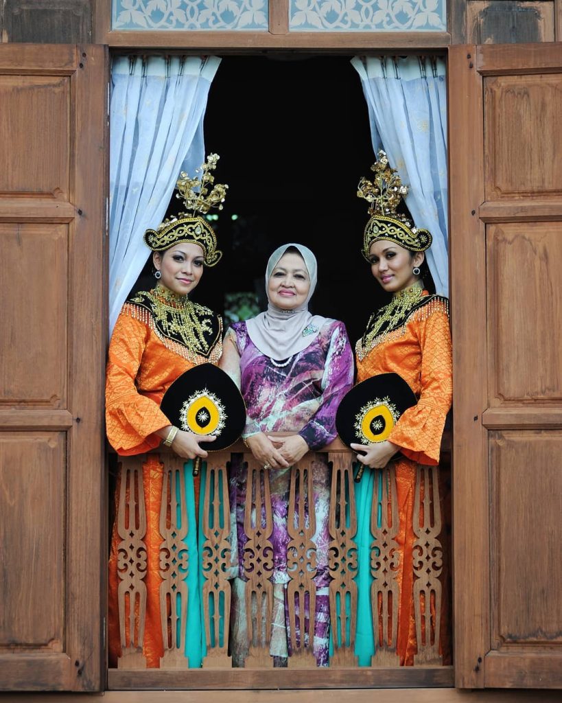 Wan Salmah: Penyanyi Asal Ulek Mayang